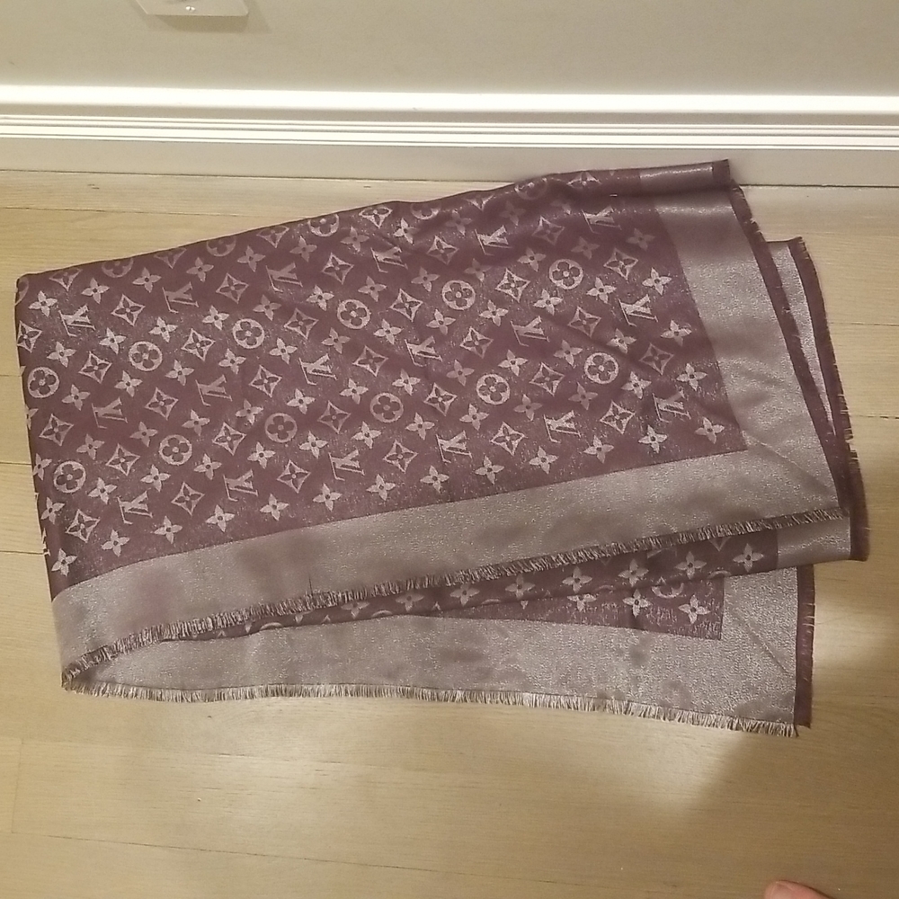 Louis Vuitton Shawl